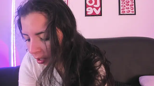 Tiana prince online show from June 18, 12:45 am