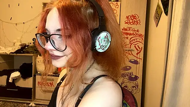 CuteRedheadPrincess online show from May 27, 1:57 am