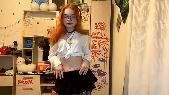 CuteRedheadPrincess online show from May 25, 10:09 pm