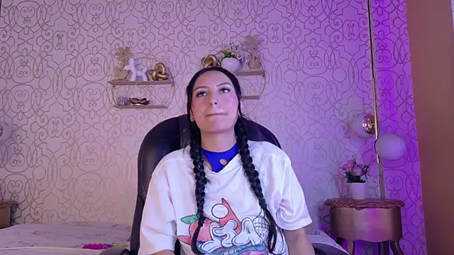 Laurengh  online show from May 26, 8:19 pm