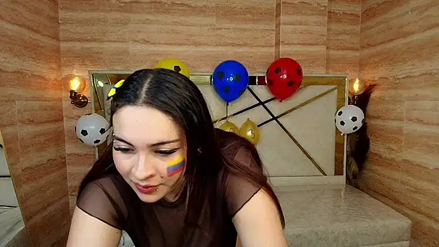 Kiara Moon r online show from June 28, 3:13 am