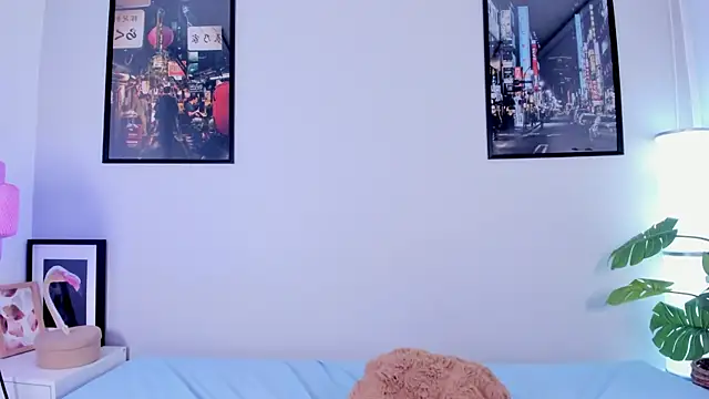 Arianmoon  online show from July 11, 8:14 am