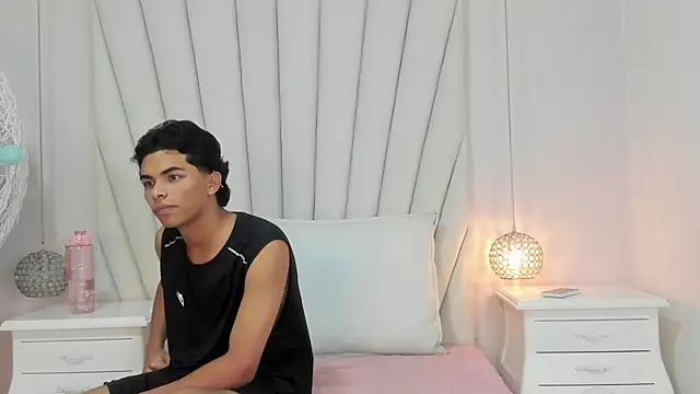 Brenda n Steven online show from June 11, 6:05 pm