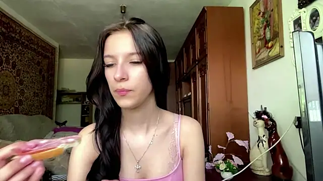 NeryLaffitte online show from May 27, 8:22 am