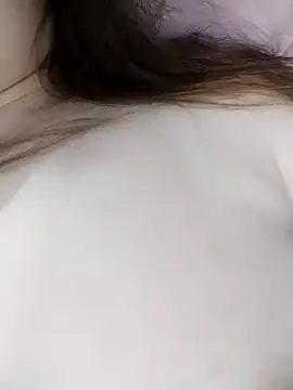 YoenLyy online show from June 11, 2:22 am