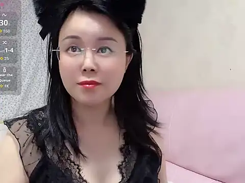 lili-A4 online show from May 25, 12:04 pm