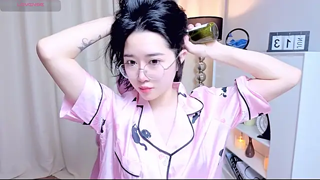 miuu6868 online show from June 14, 2:24 am