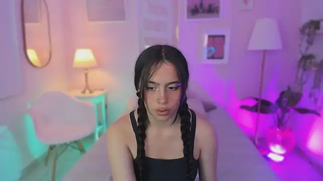 Kimdyy  online show from June 16, 7:26 pm