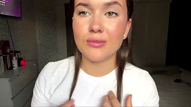 cuteshowy online show from June 13, 12:02 pm