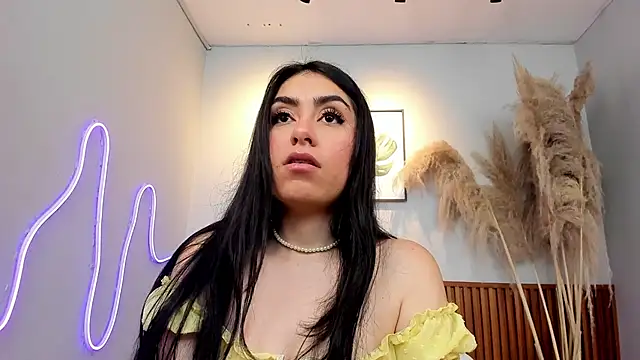 CARLA FERRERM online show from June 5, 3:10 am