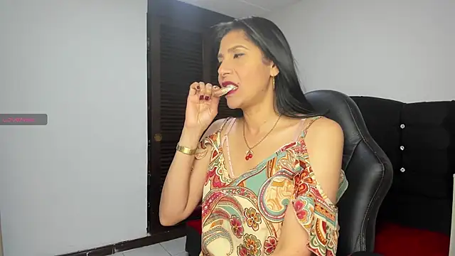 Samantha01 Rosse01 online show from July 8, 6:10 pm