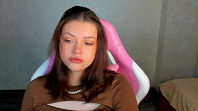 Maya-Mimi online show from June 4, 1:55 am
