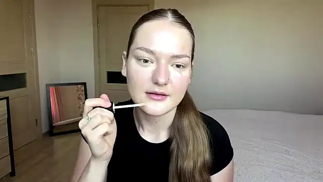 lizzzanatooo online show from July 17, 11:14 am