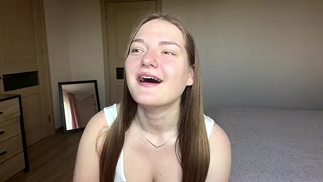 lizzzanatooo online show from June 4, 7:46 am