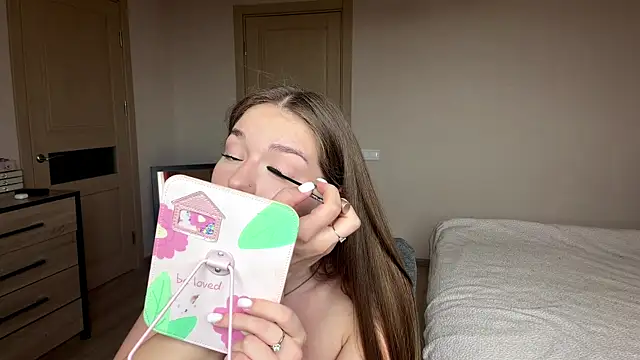lizzzanatooo online show from July 8, 7:43 am
