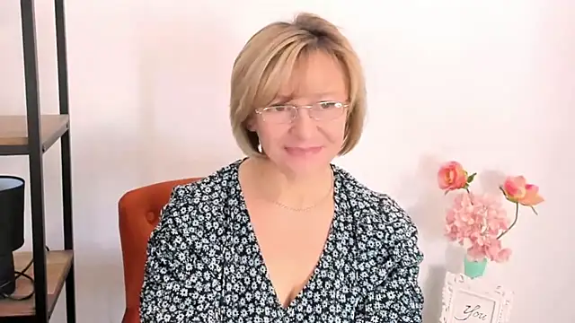 MarieneHot online show from June 17, 6:15 am