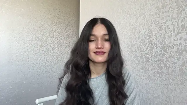 LisetteParajon online show from July 6, 5:13 am