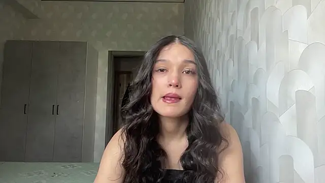 LisetteParajon online show from June 17, 5:09 am
