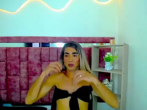 MaiteCandyxx online show from June 10, 9:02 pm