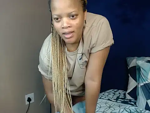 YellowMellow18 online show from July 5, 4:19 am
