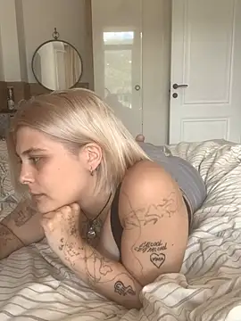 Ella Bloom online show from June 13, 9:51 am