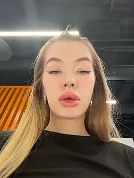 Dreamy Mia online show from June 21, 4:11 pm