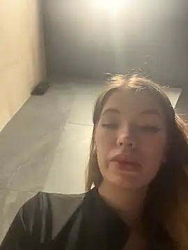 Dreamy Mia online show from June 13, 2:47 pm