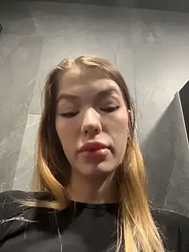 Dreamy Mia online show from June 14, 4:07 pm