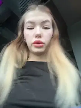 Dreamy Mia online show from June 11, 1:19 pm