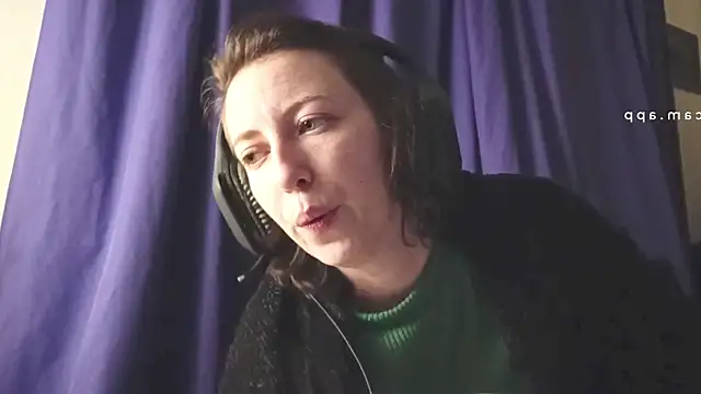 Julixta online show from June 17, 3:52 am
