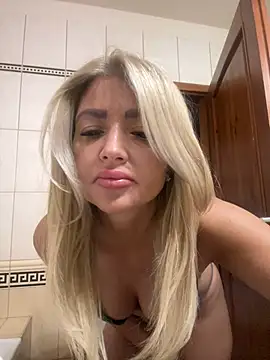 szexicicamica online show from June 5, 8:20 am