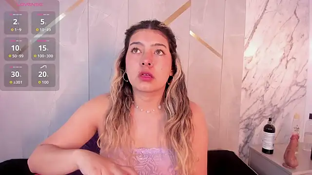 ChloeBelle  online show from June 23, 12:36 pm