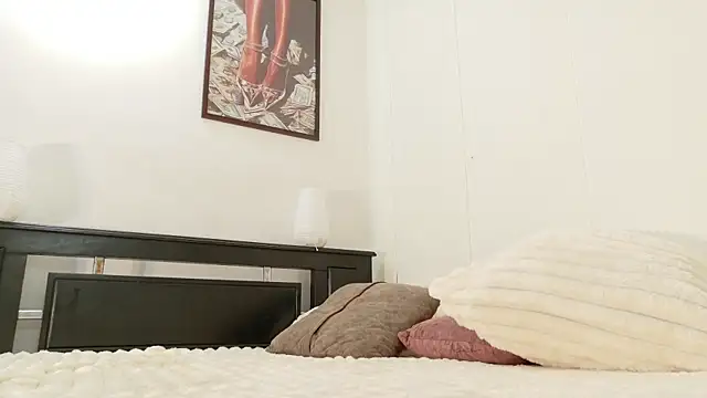 Loretahorny25 online show from July 13, 5:46 pm