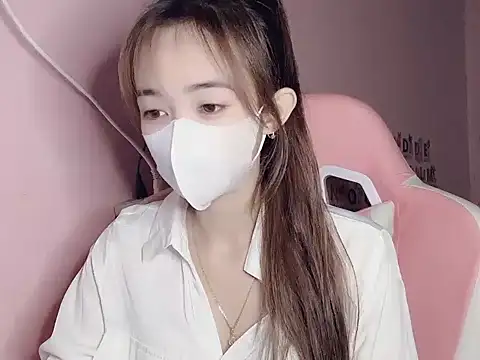 Alee8668 online show from July 18, 5:26 pm