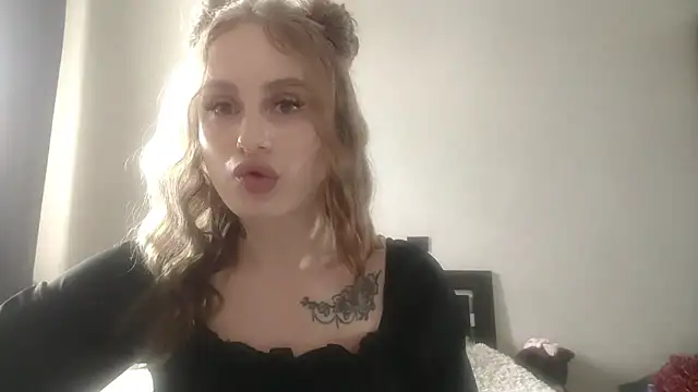 AnnamarieMcalpin online show from June 10, 10:25 am