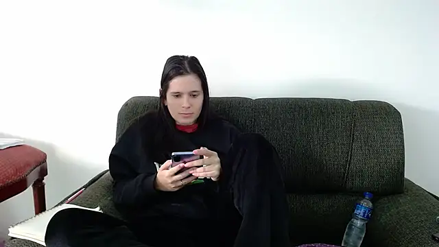 NinaMendes online show from July 8, 10:50 am