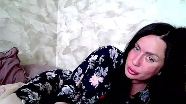 Lily secret online show from June 30, 12:15 pm