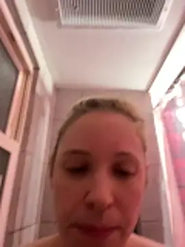 redrumredroom online show from June 3, 3:18 am