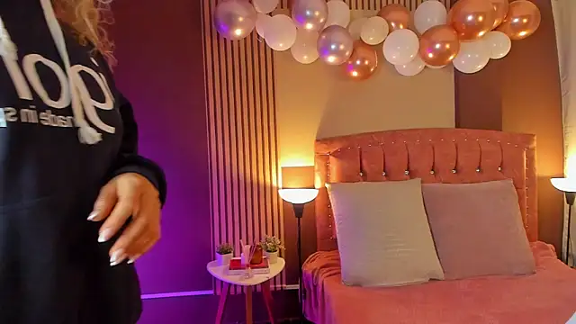 sensual fer online show from July 17, 1:48 pm