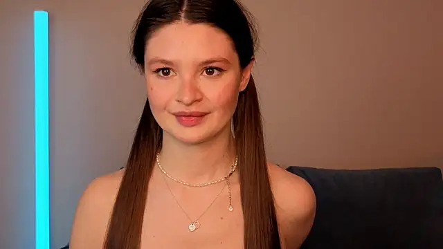 lil lisa online show from June 18, 3:08 am