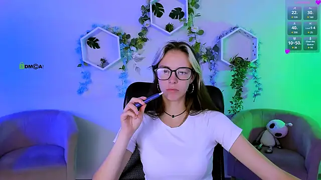 lia dream  online show from July 13, 8:48 am