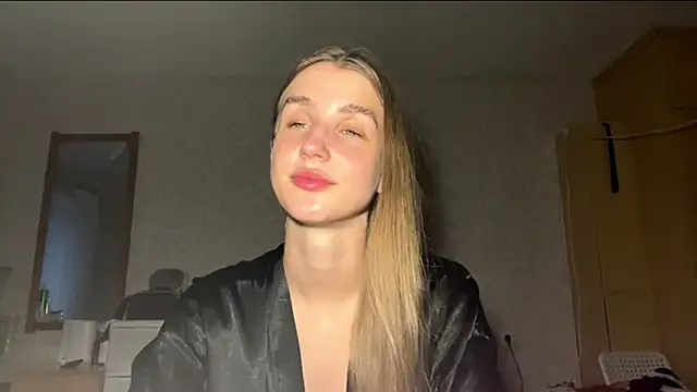 PullyLoves online show from June 9, 1:38 am