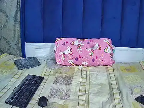 SluttyTall online show from July 17, 8:45 pm