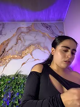 LILI 911 online show from July 6, 9:17 pm