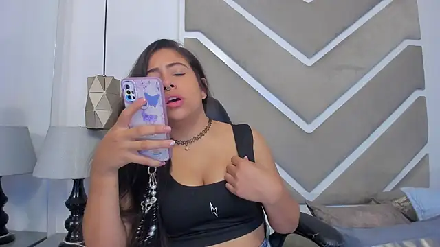 Chloe Belll online show from June 13, 11:46 pm