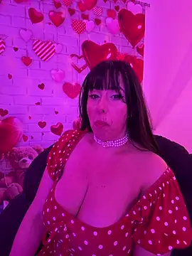 juliee1979 online show from June 14, 4:07 pm