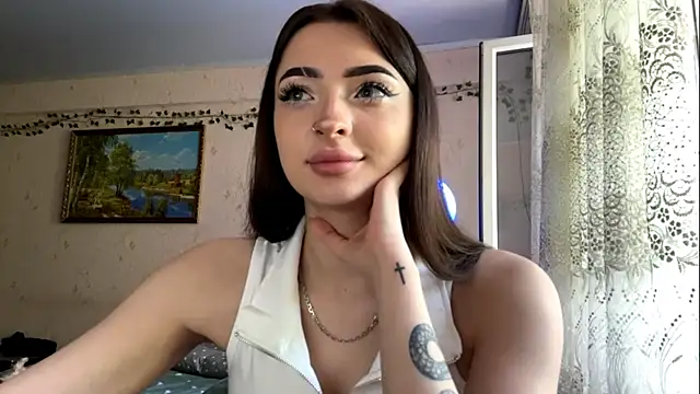 Luna Frost online show from June 7, 12:45 pm