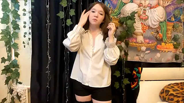 LoraPyana online show from June 12, 3:20 pm