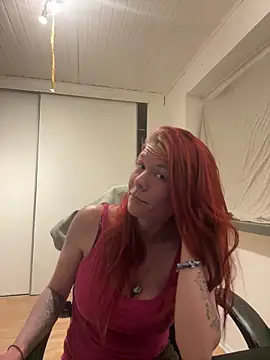 LisaLuxx online show from June 10, 8:40 pm