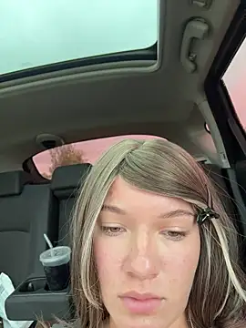 girl-Emily online show from July 7, 4:26 am